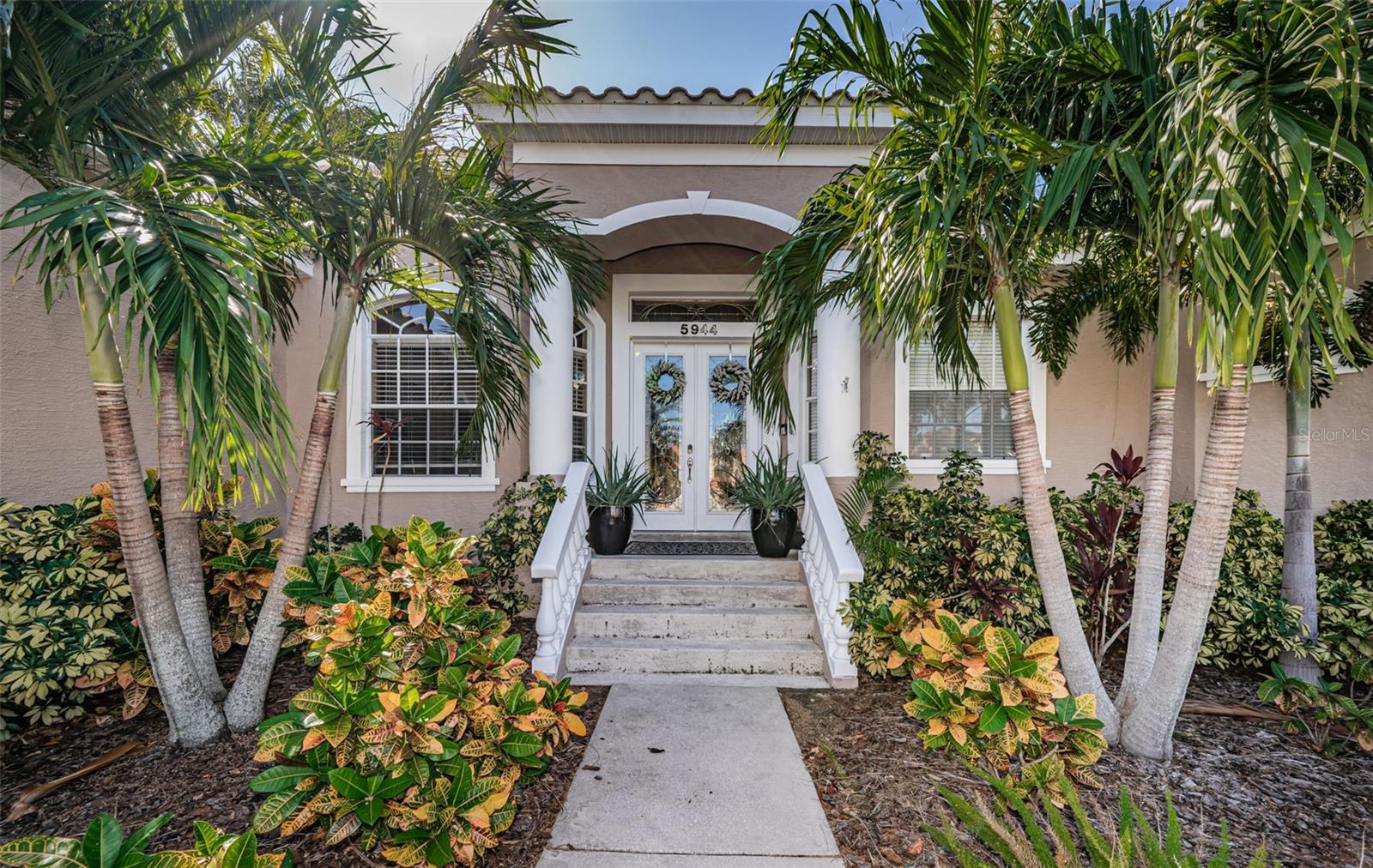BAY ESTATES - Residential