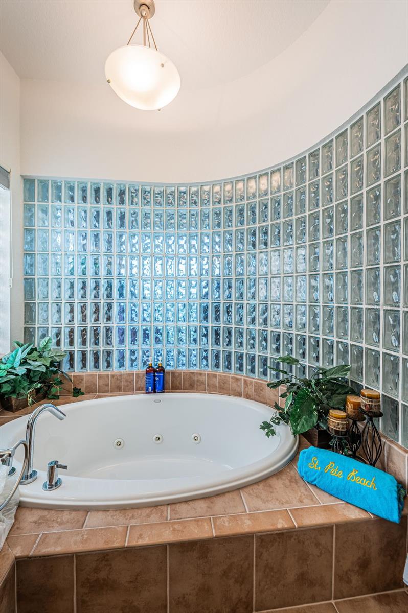 VILLAS AT MARITANA CONDO - Residential