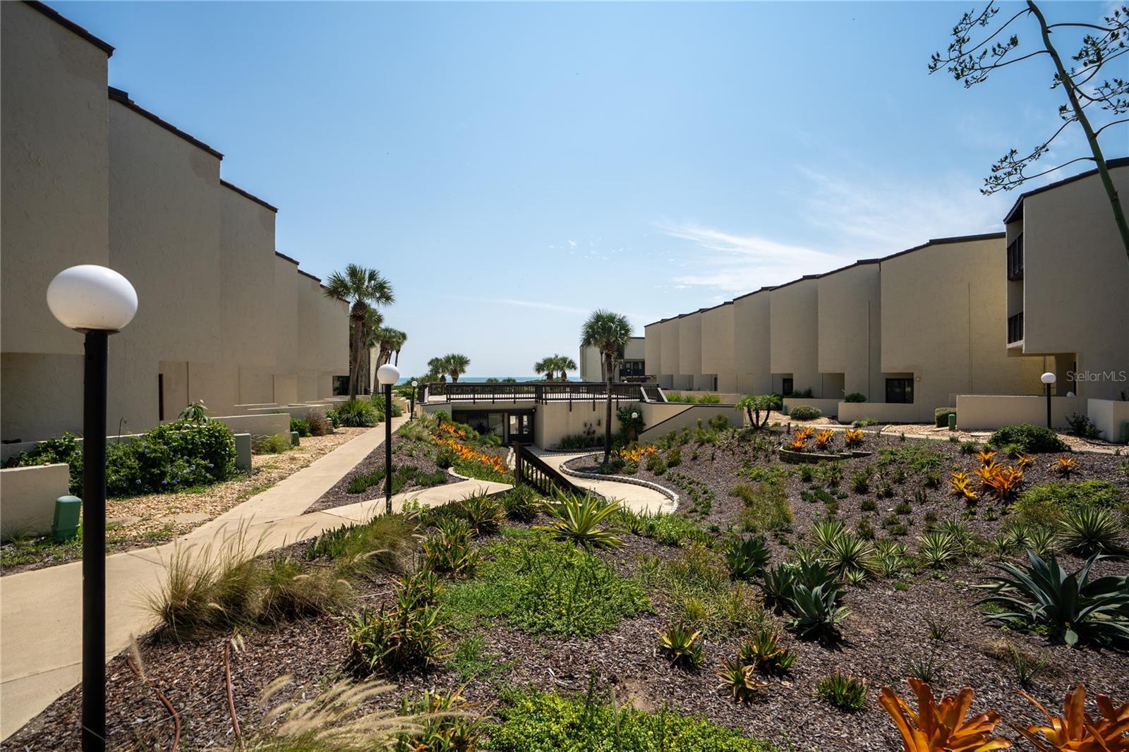 ISLAND HOUSE - Residential