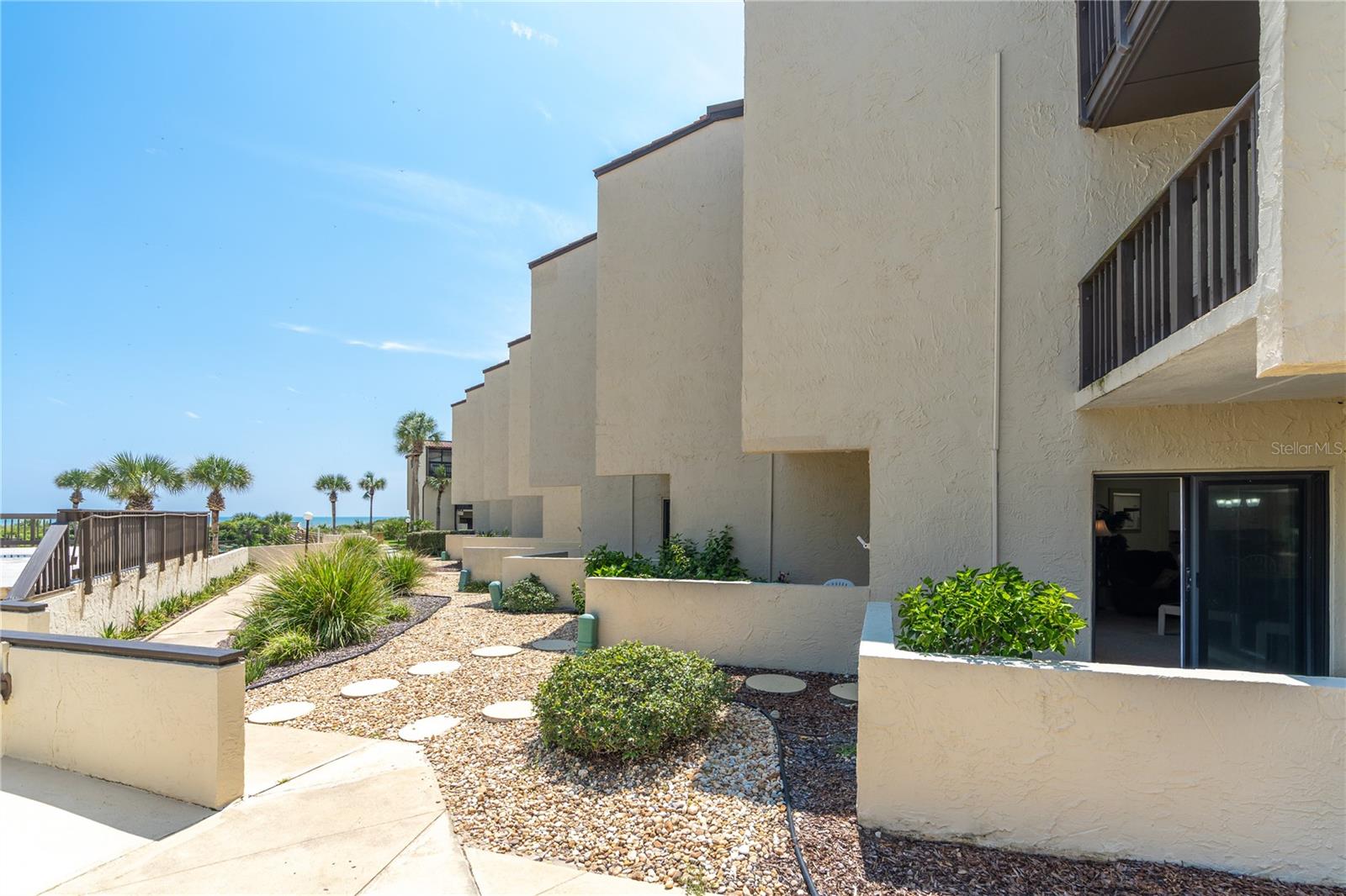 ISLAND HOUSE - Residential