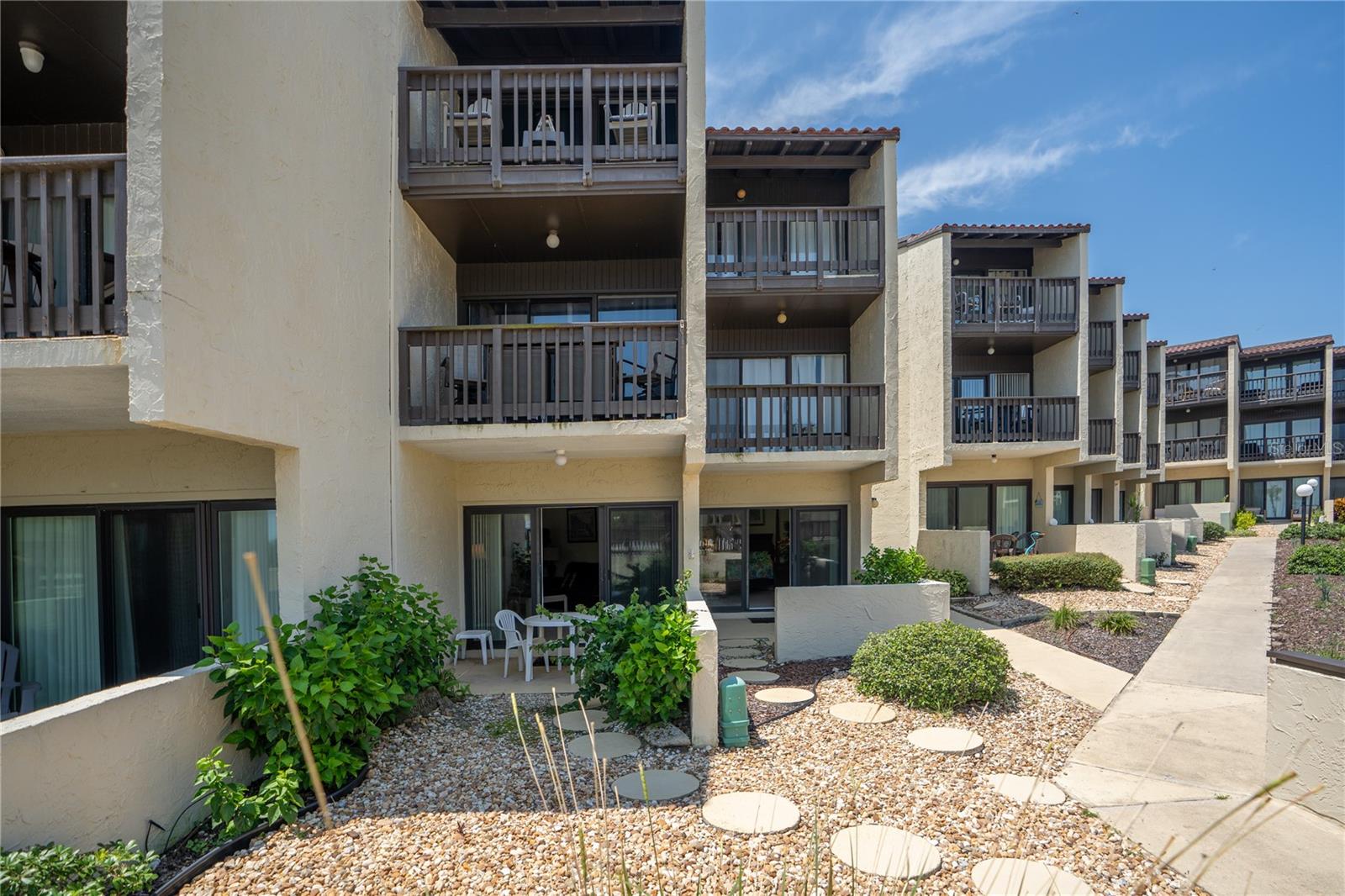 ISLAND HOUSE - Residential