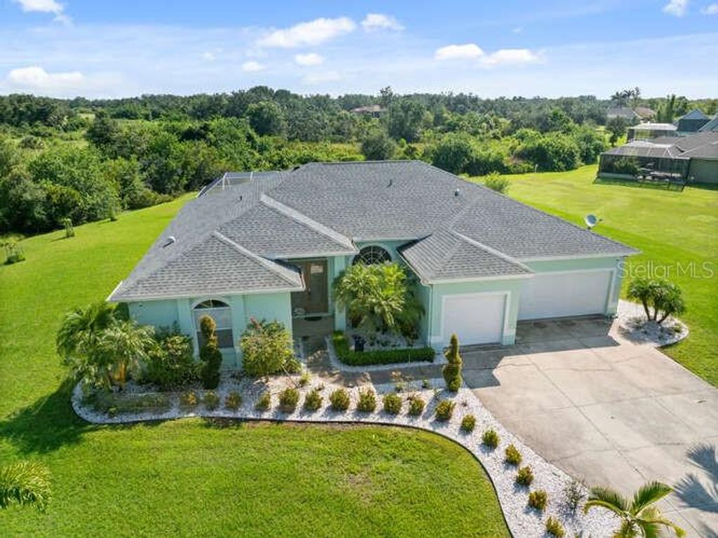 Photo of 1905 Palm View Road, Sarasota, FL 34240 (MLS # A4665440)