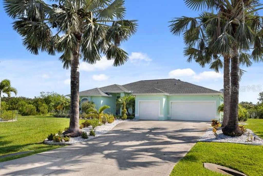 Photo of 1905 Palm View Road, Sarasota, FL 34240 (MLS # A4665440)
