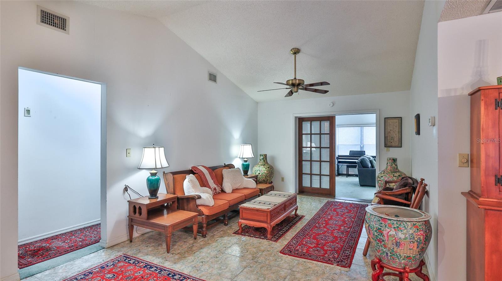 3085 HOWLAND BOULEVARD