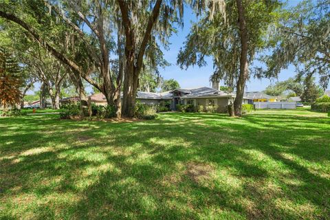 Photo of 2610 Twelve Point Drive, Lakeland, FL 33811 (MLS # G5112977)