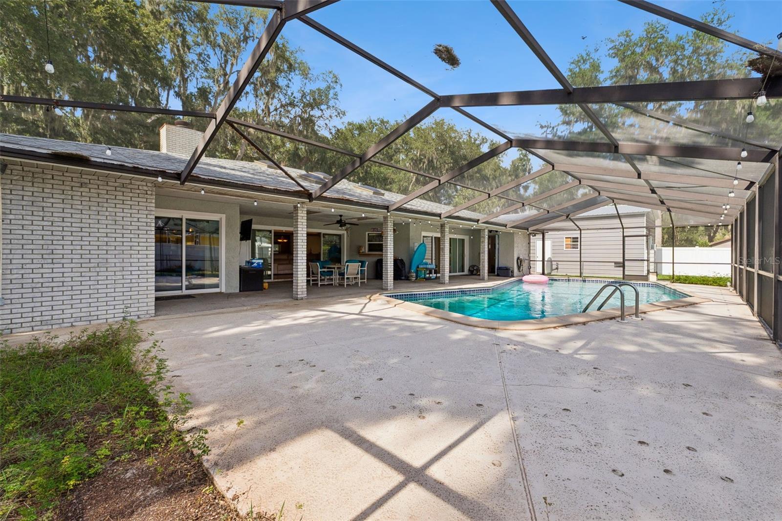 DEER BROOKE - Residential
