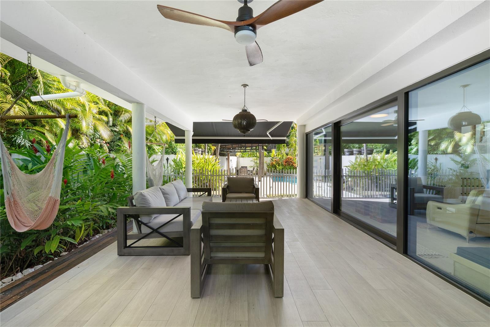 PASEO LAS VISTAS - Residential