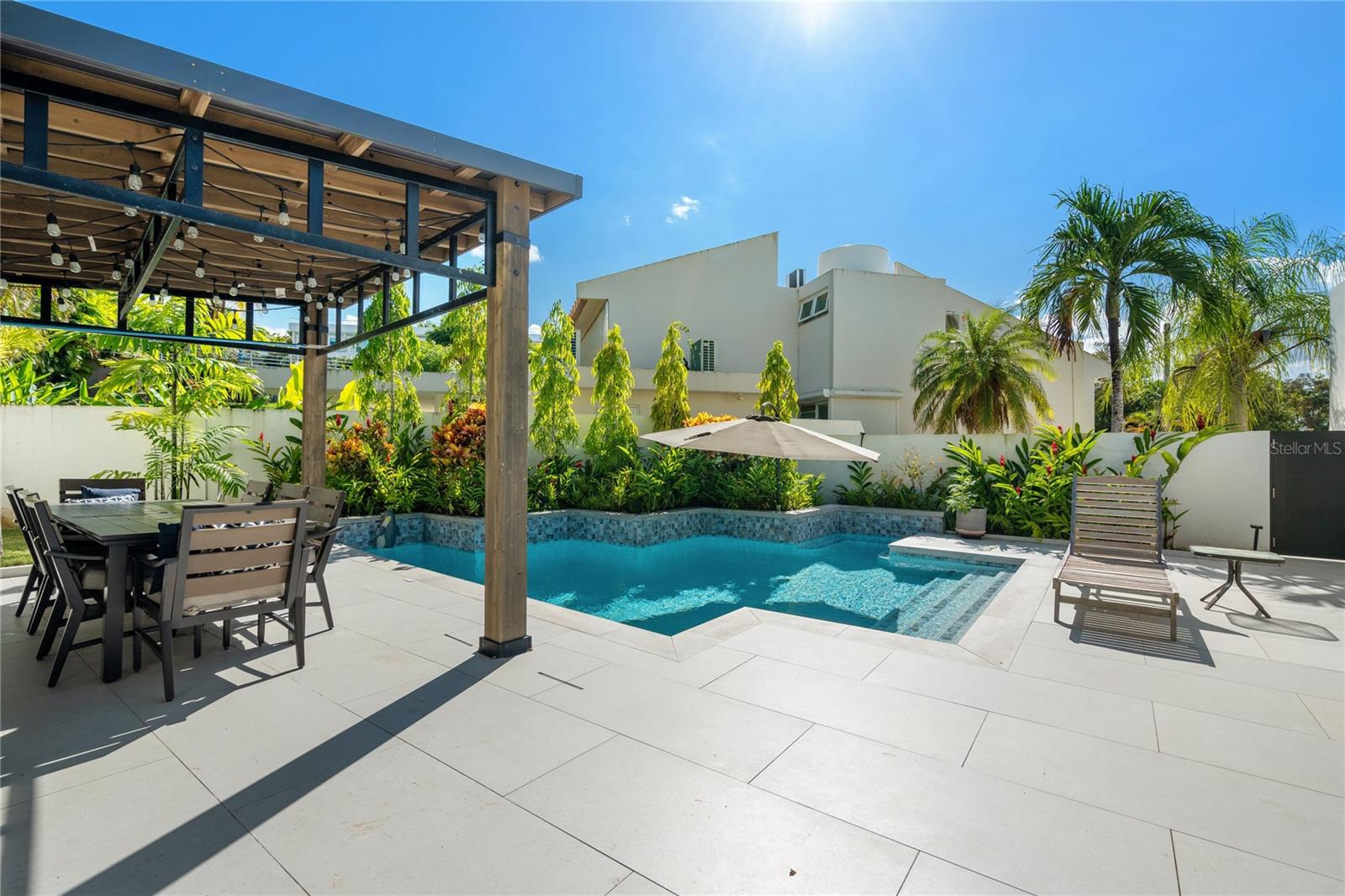 PASEO LAS VISTAS - Residential