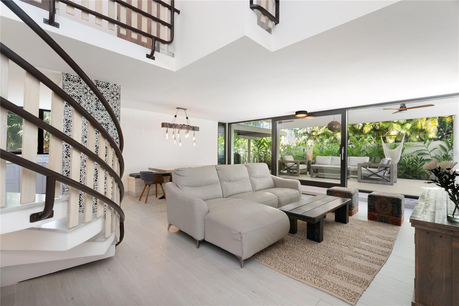 PASEO LAS VISTAS - Residential