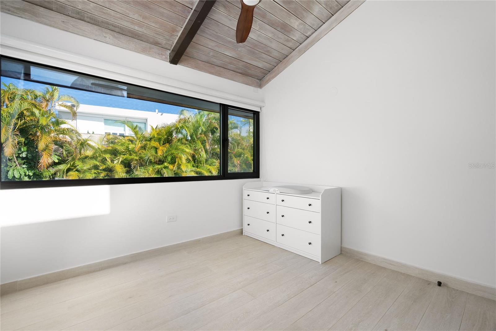 PASEO LAS VISTAS - Residential