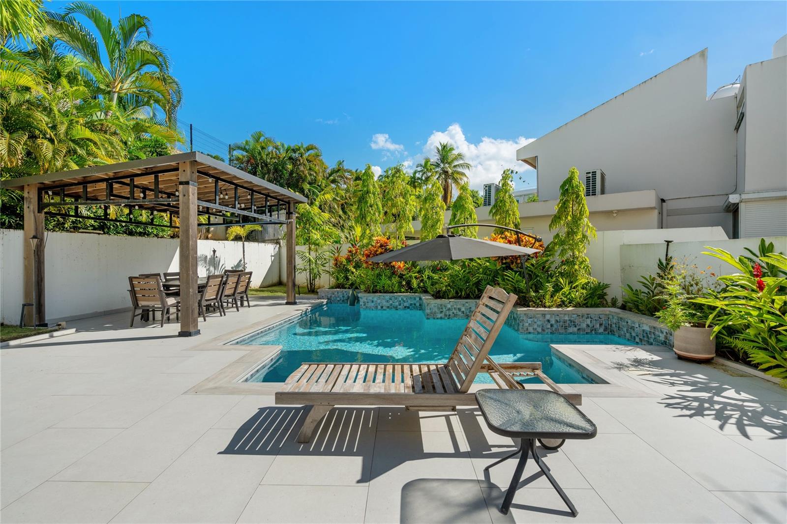 PASEO LAS VISTAS - Residential