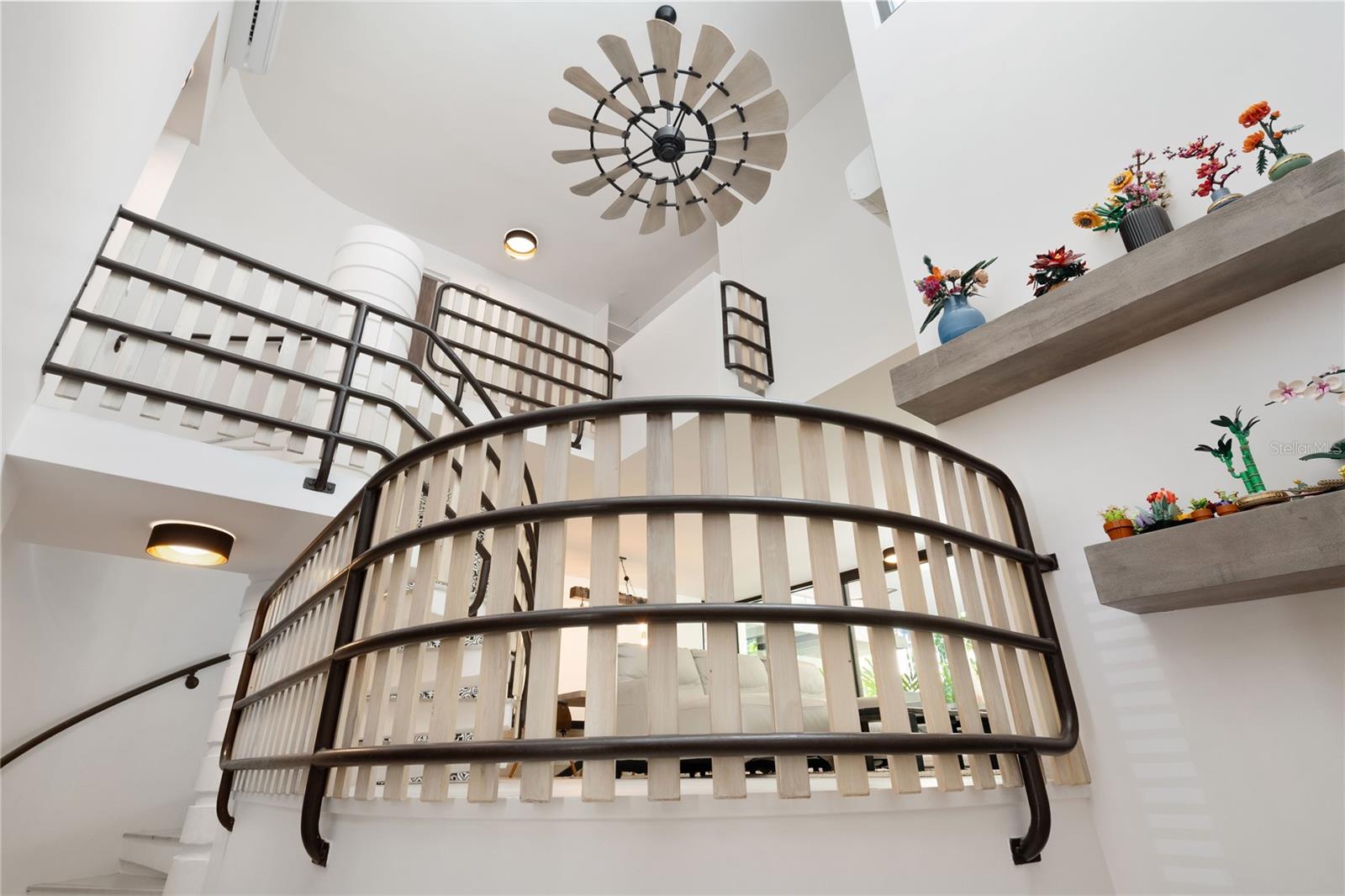 PASEO LAS VISTAS - Residential