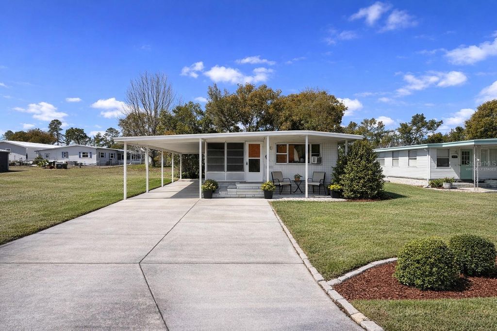 Photo of 8095 Western Circle Drive, Brooksville, FL 34613 (MLS # W7883406)