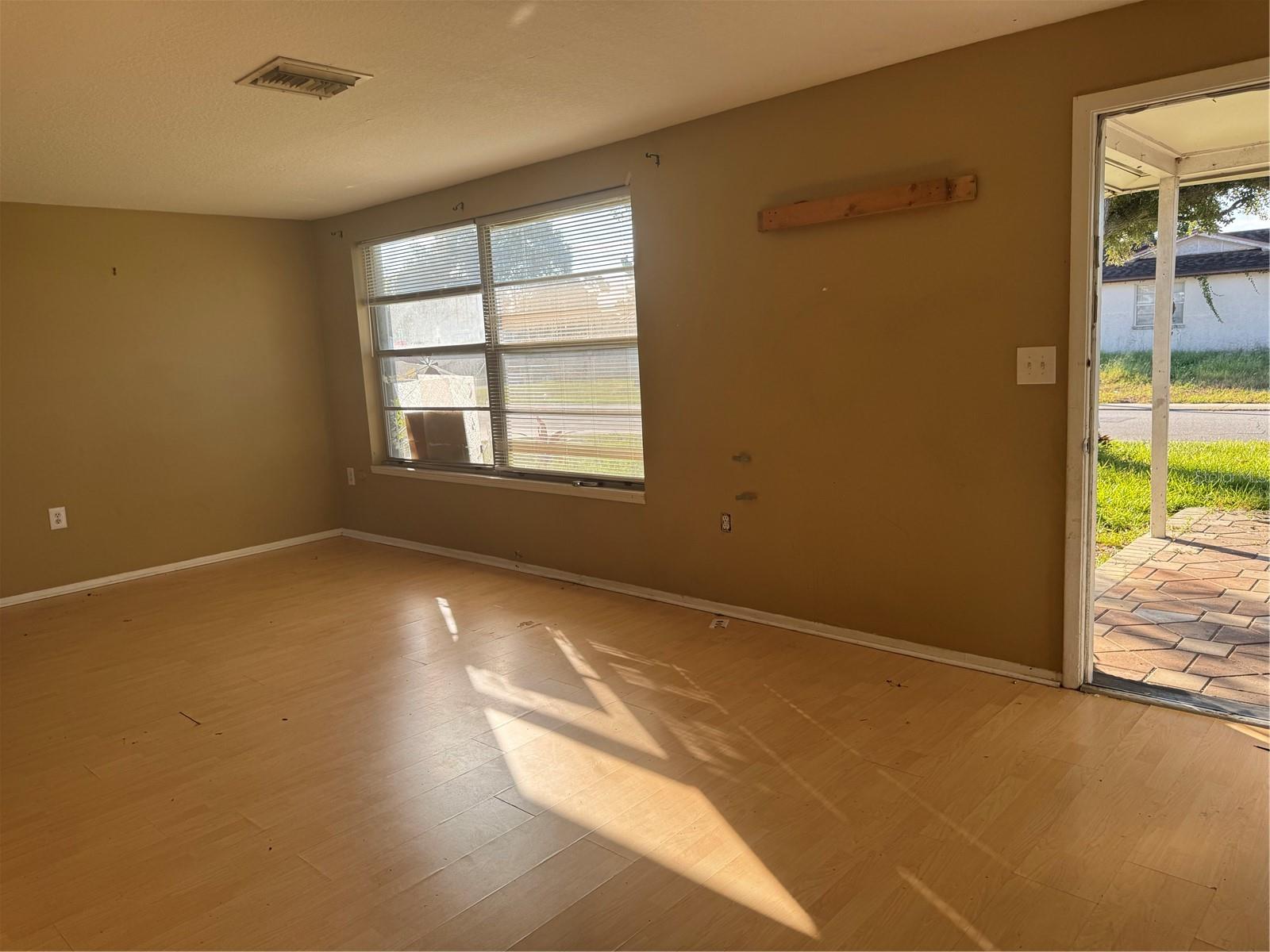 EMBASSY HILLS - Residential