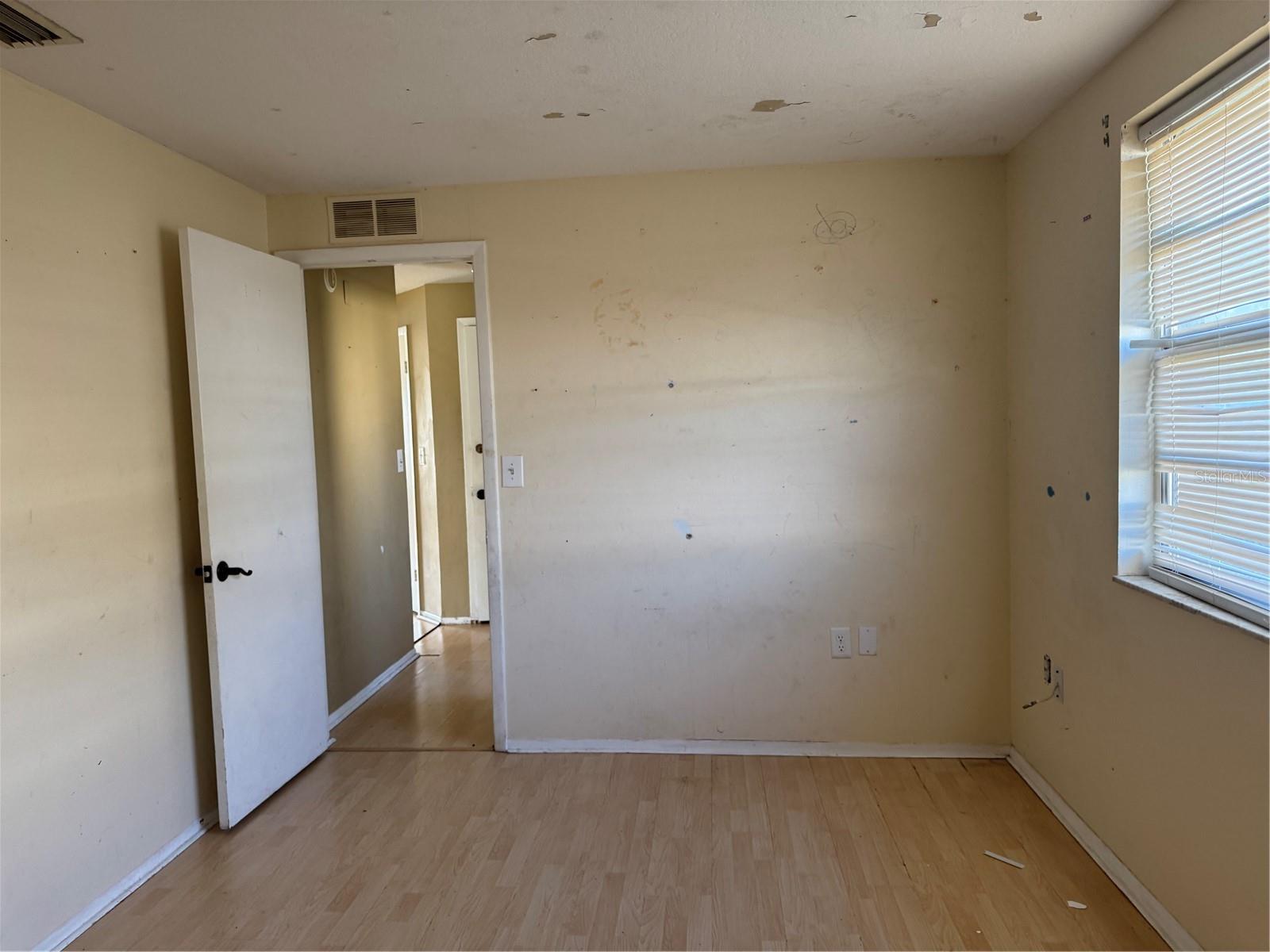 EMBASSY HILLS - Residential