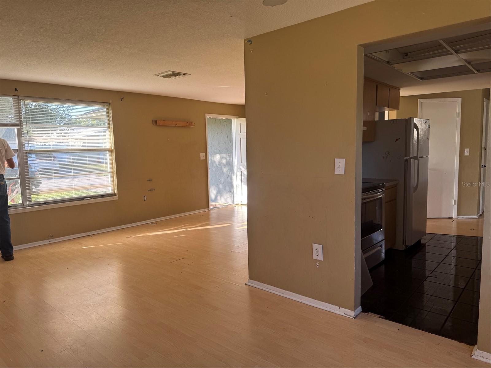 EMBASSY HILLS - Residential