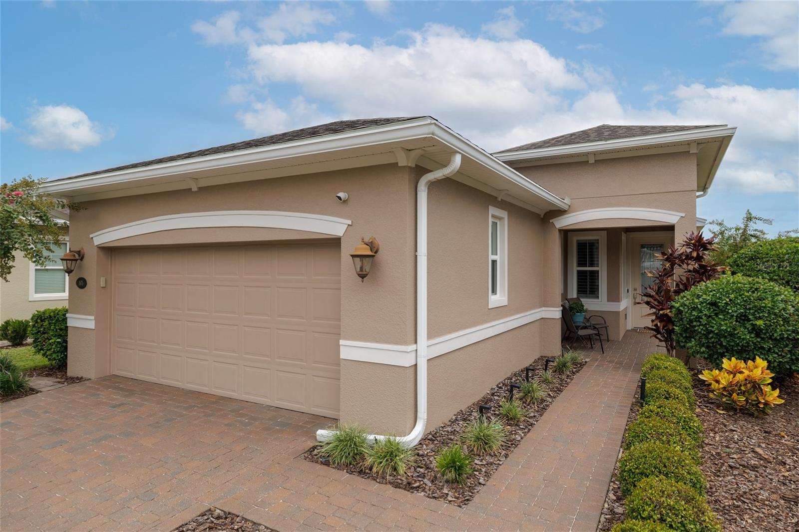 1675 VICTORIA GARDENS DRIVE