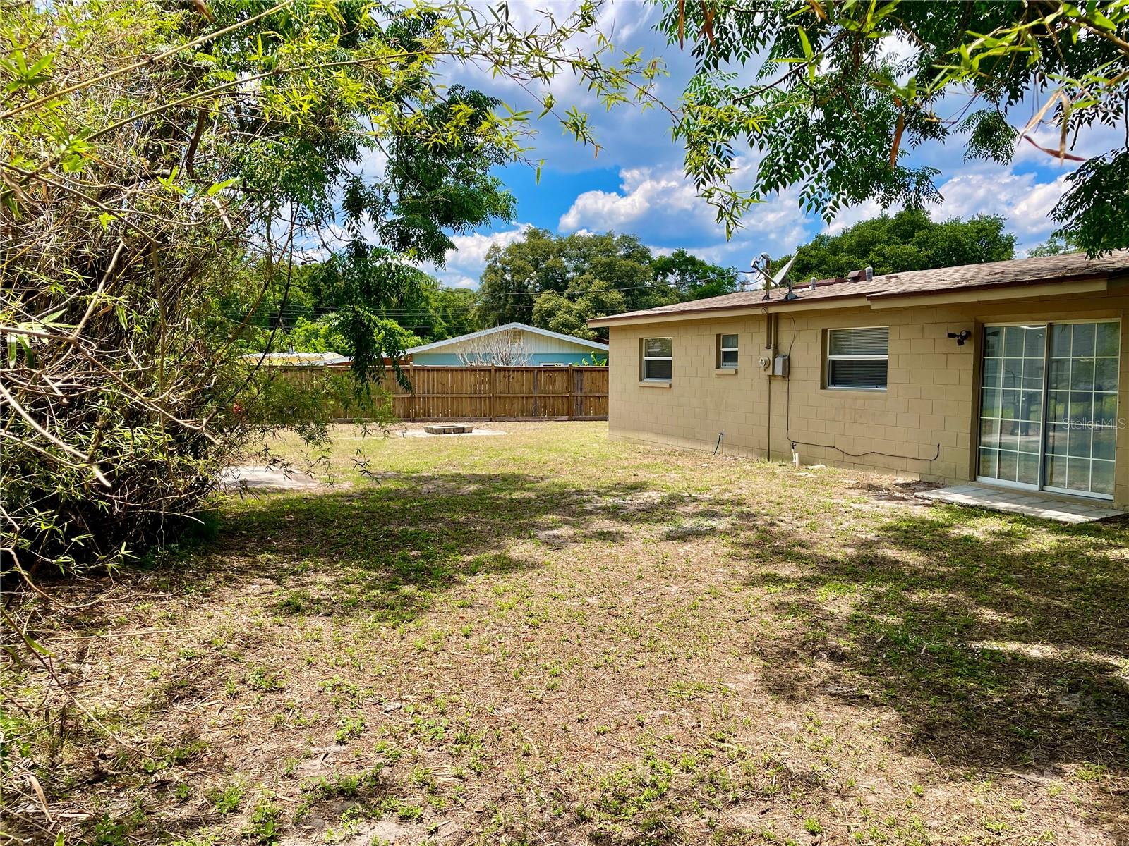 1713 SHADY LANE