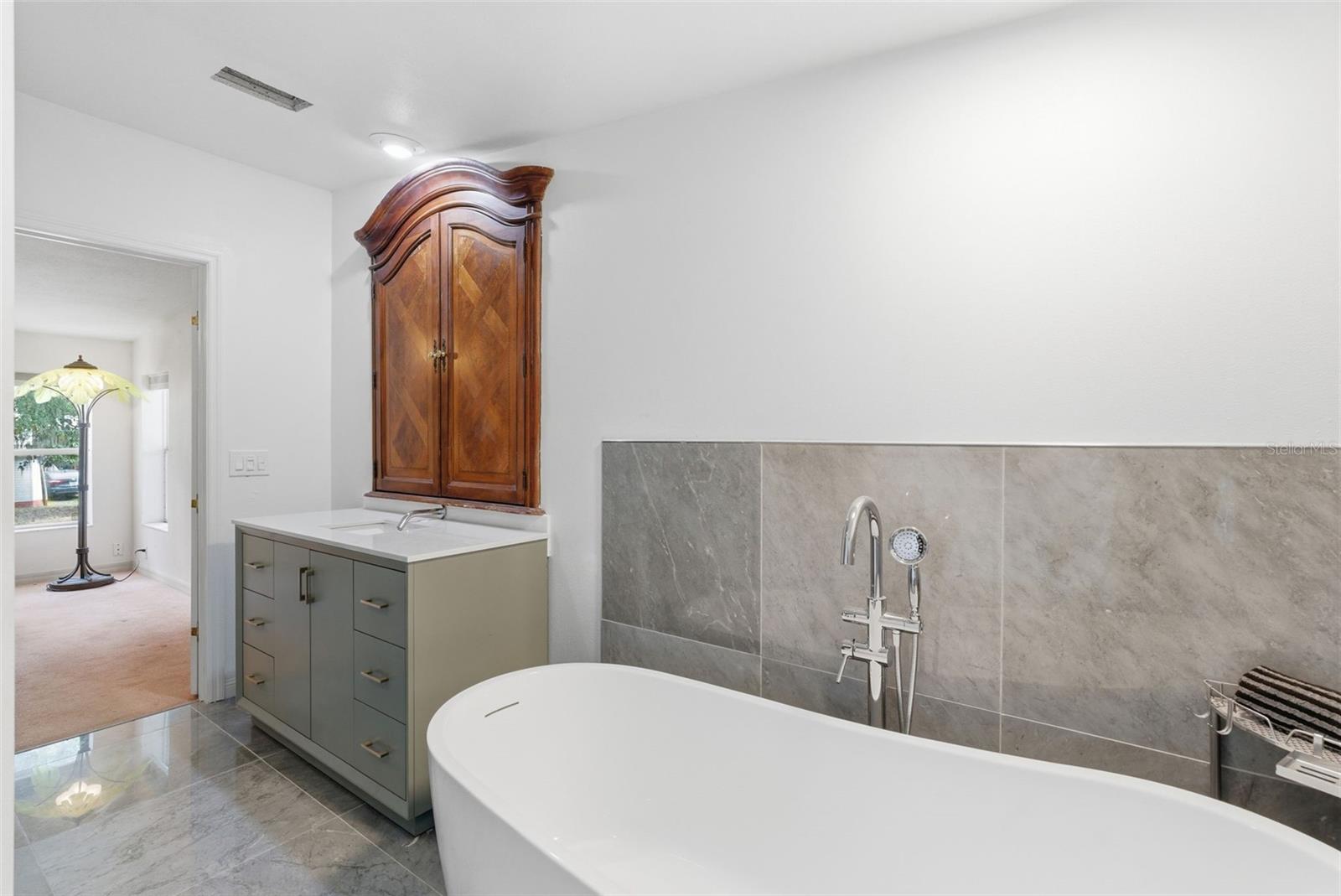 TEMPLE TERRACE WOODS - Residential