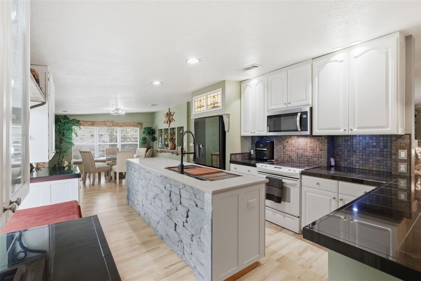 TEMPLE TERRACE WOODS - Residential