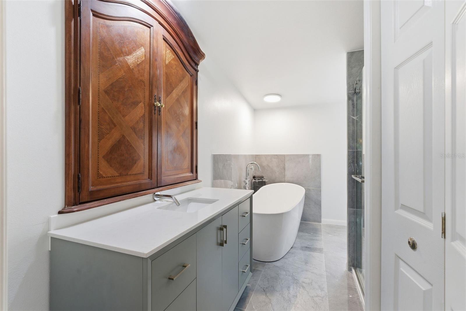 TEMPLE TERRACE WOODS - Residential