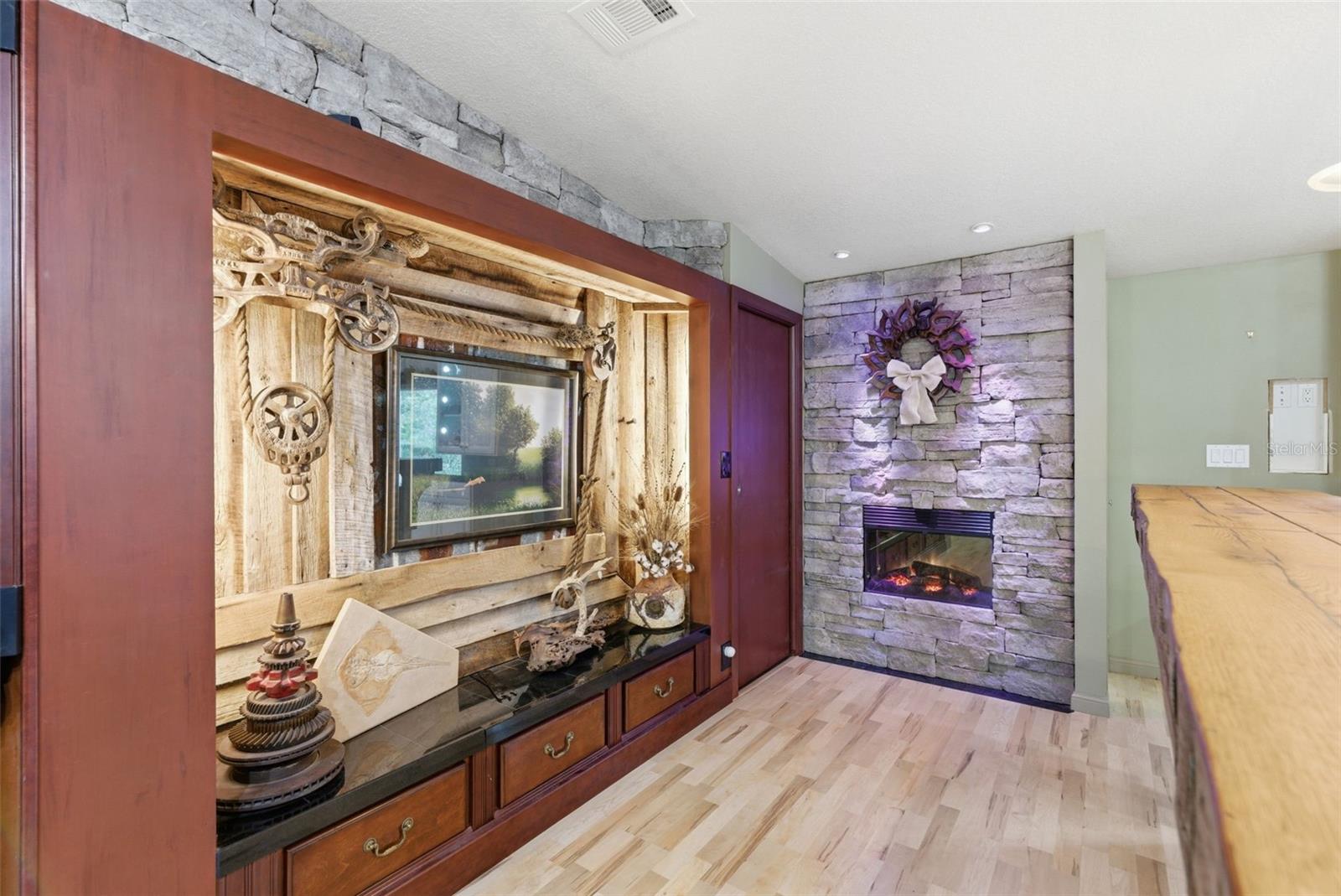 TEMPLE TERRACE WOODS - Residential