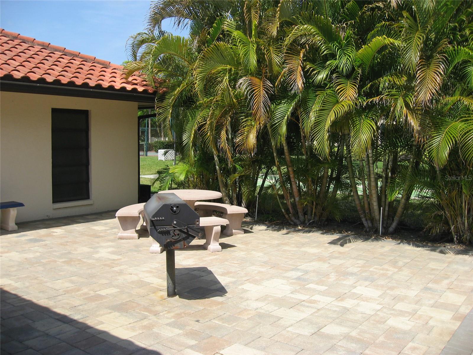 GARDENS AT PALM-AIRE COUNTRY CLUB II - Residential Lease