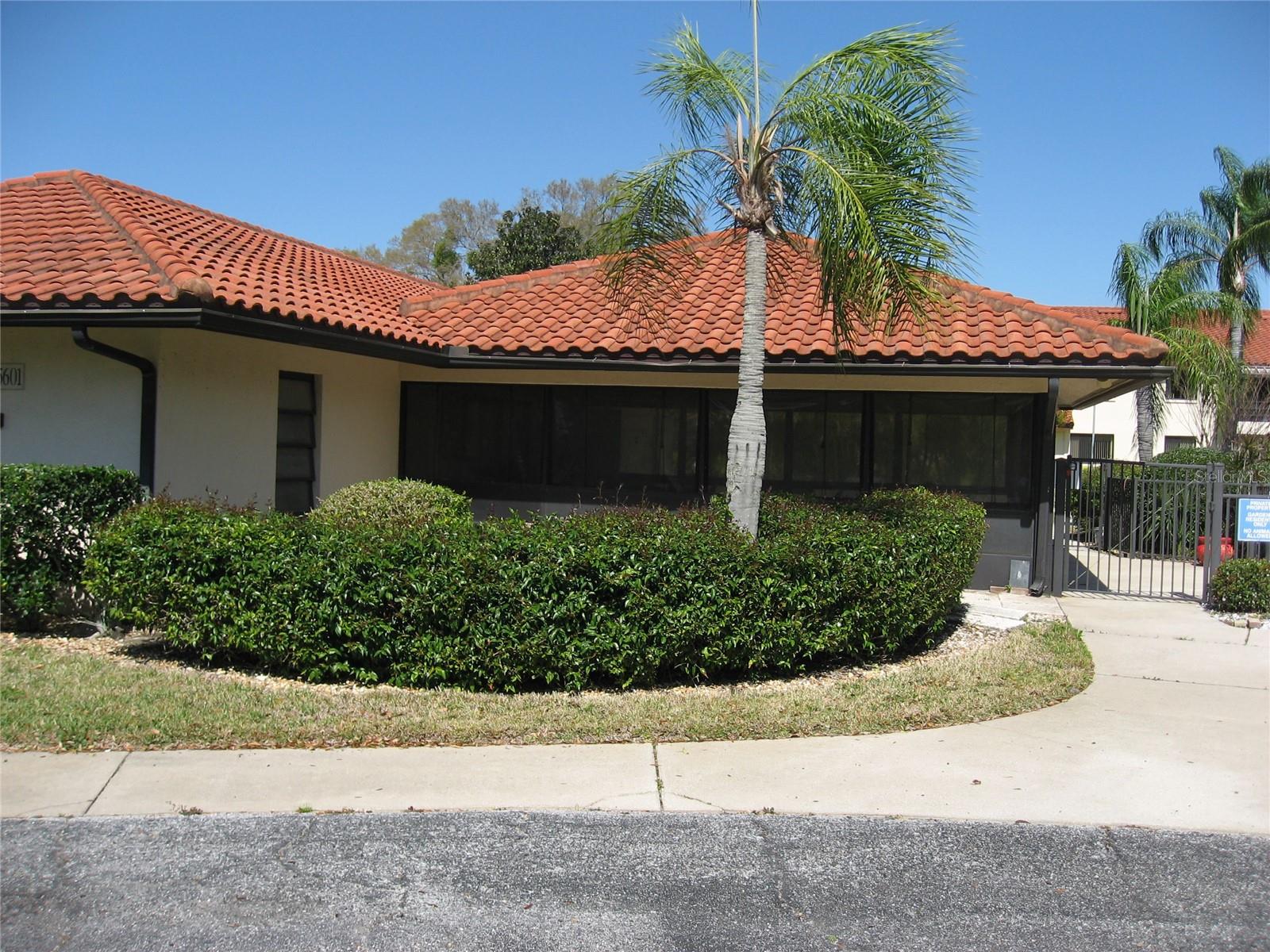 GARDENS AT PALM-AIRE COUNTRY CLUB II - Residential Lease