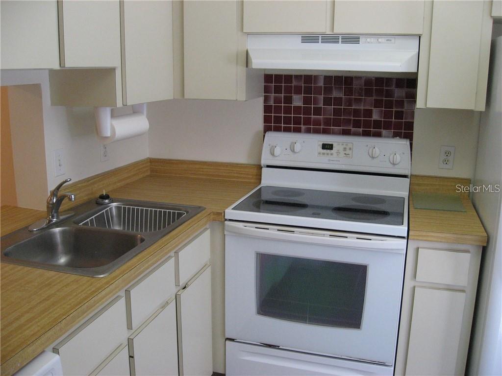 GARDENS AT PALM-AIRE COUNTRY CLUB II - Residential Lease