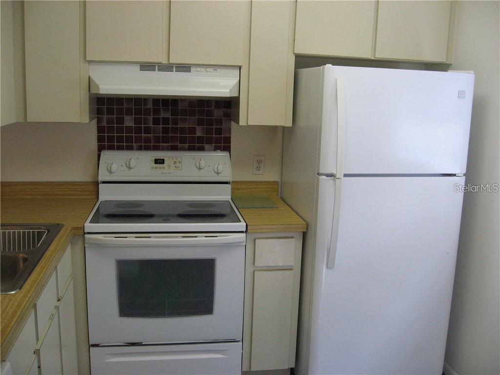 GARDENS AT PALM-AIRE COUNTRY CLUB II - Residential Lease