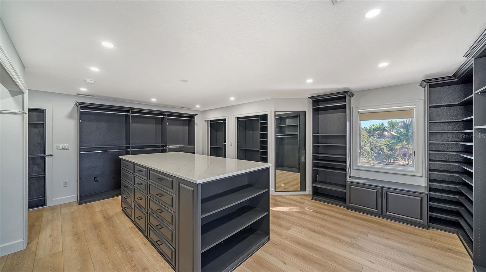 ACREAGE AND UNREC - Residential