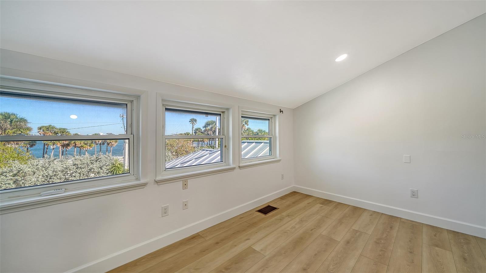 ACREAGE AND UNREC - Residential