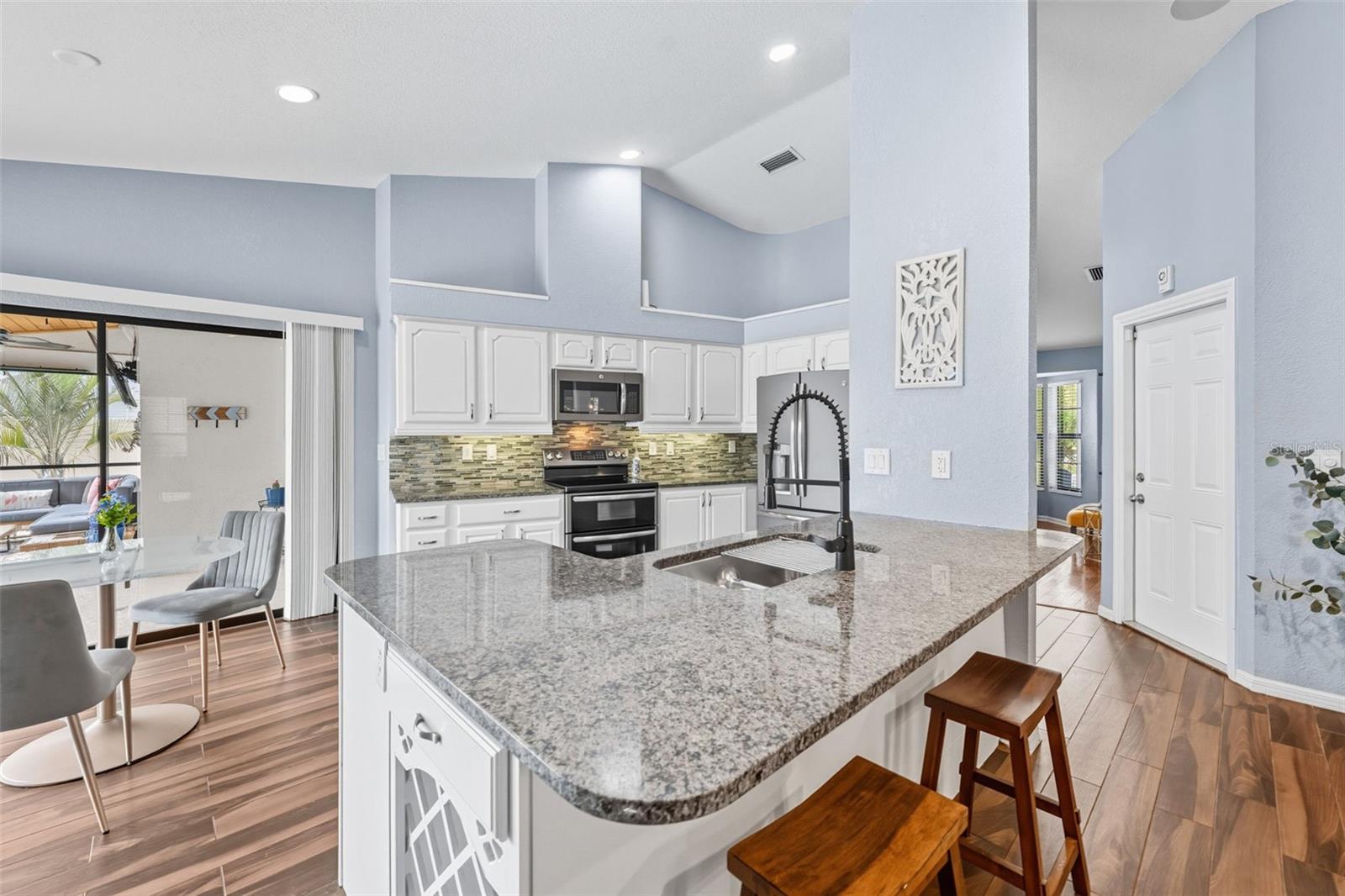 BAYSHORE TERRACE - Residential