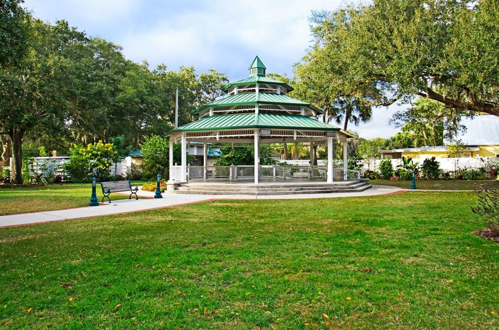 BAYSHORE TERRACE - Residential