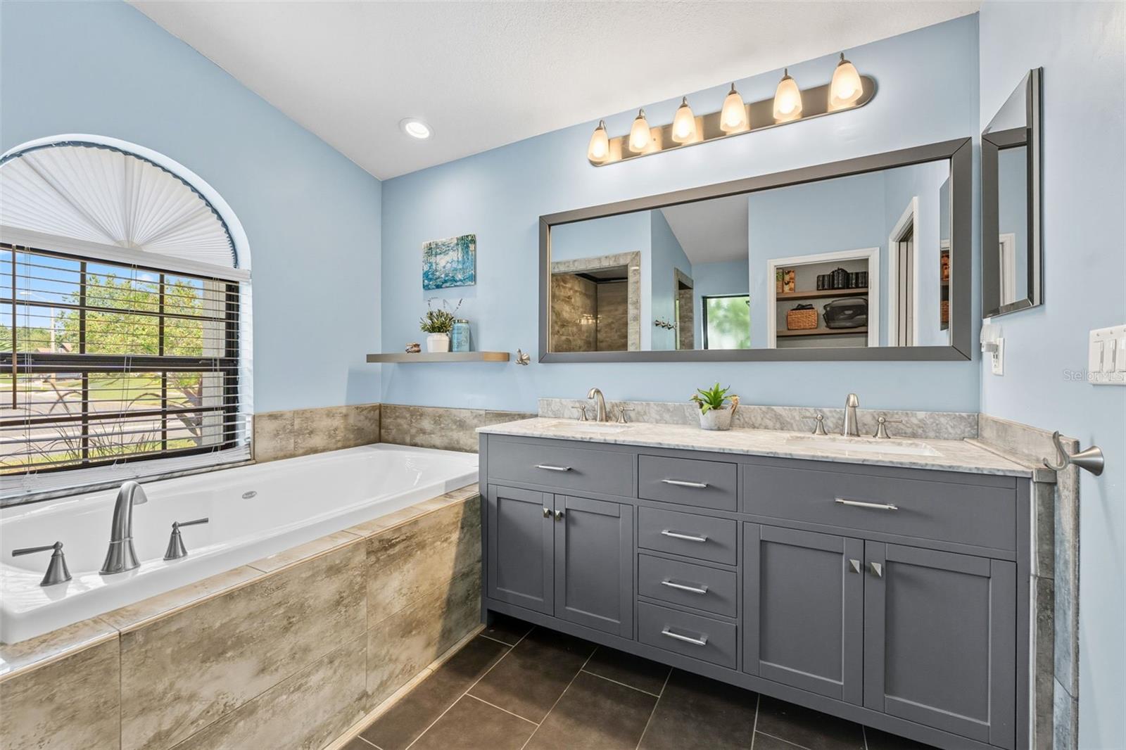 BAYSHORE TERRACE - Residential