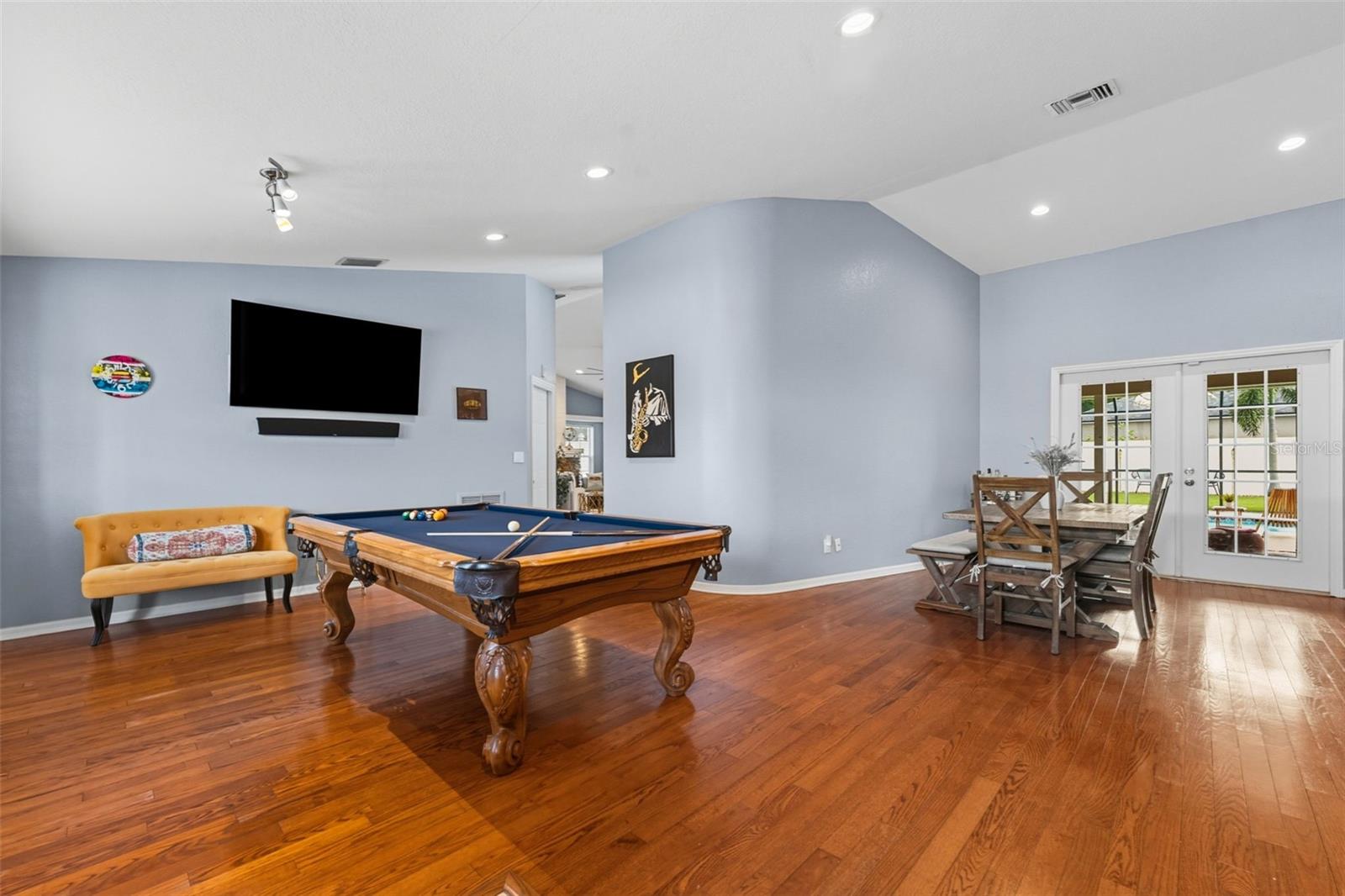 BAYSHORE TERRACE - Residential