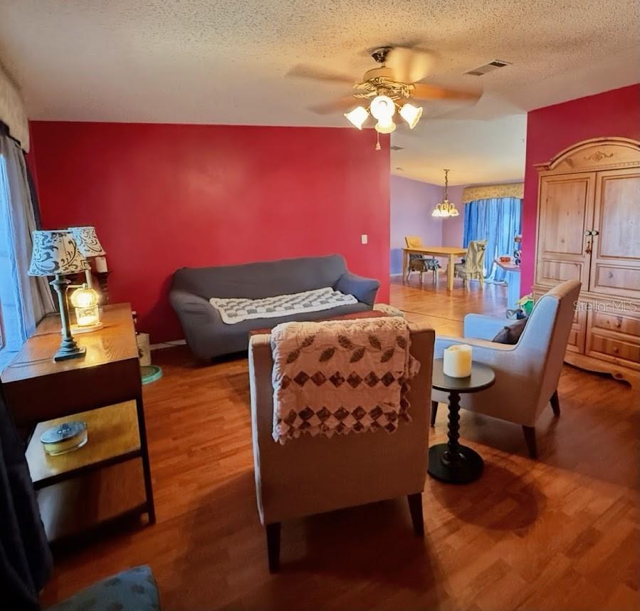 ROLLINGLEN PH 01 - Residential