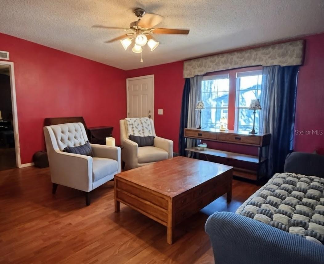 ROLLINGLEN PH 01 - Residential