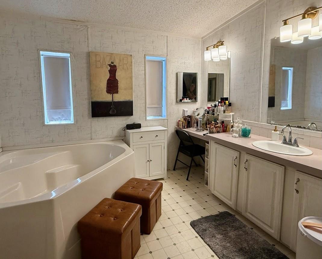 ROLLINGLEN PH 01 - Residential