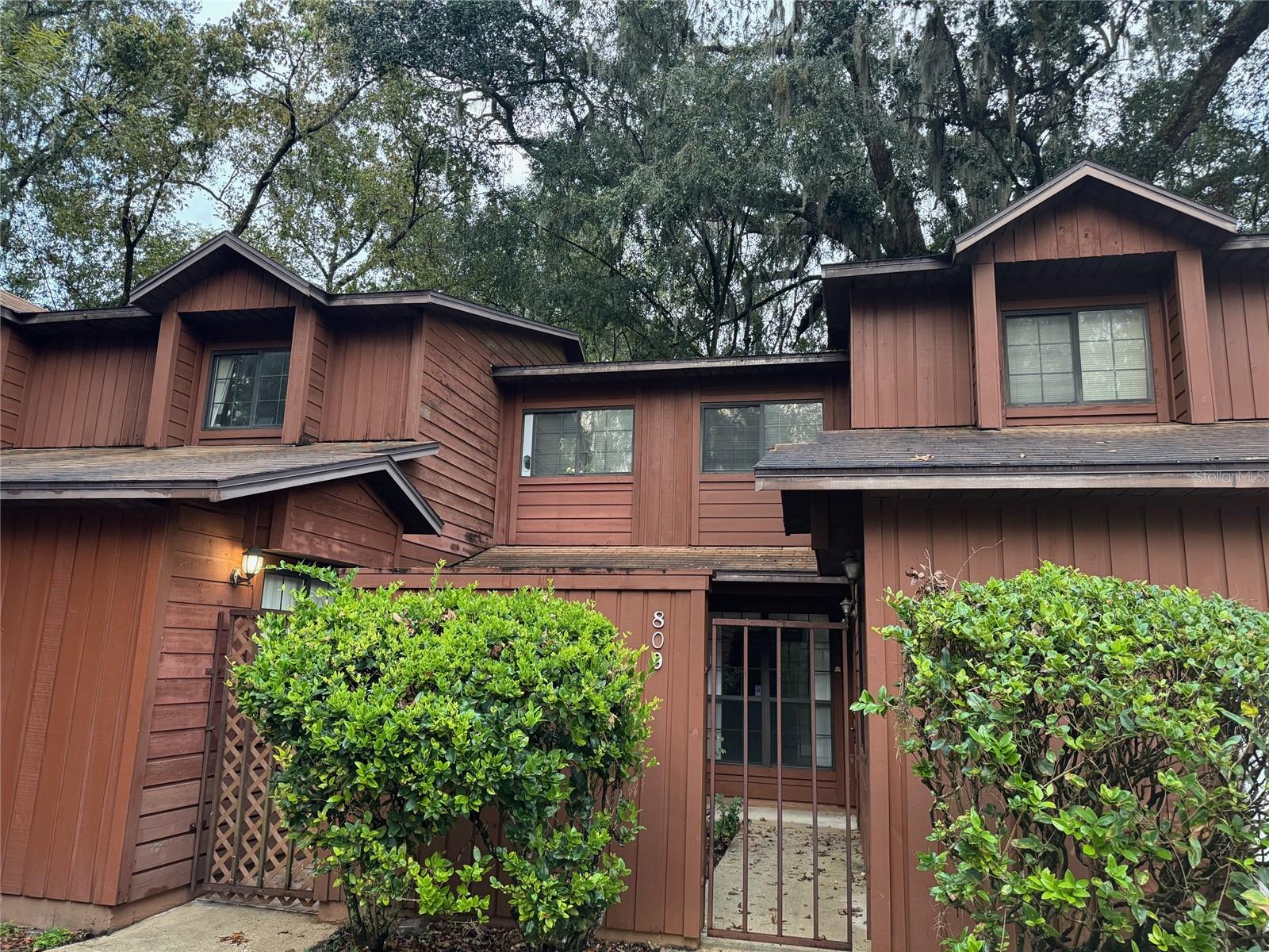 ROCKWOOD VILLAS UNIT II - Residential Lease