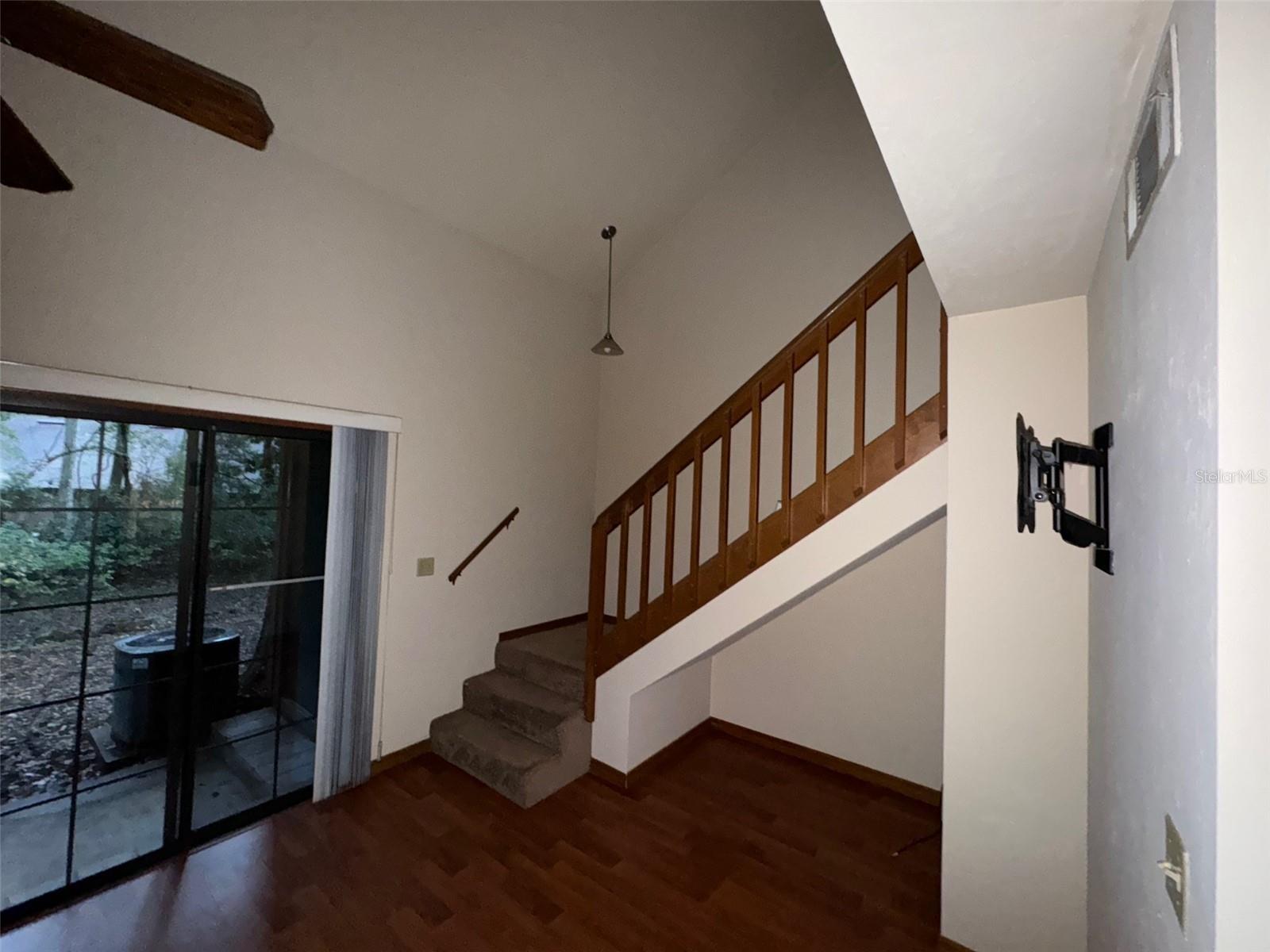 ROCKWOOD VILLAS UNIT II - Residential Lease