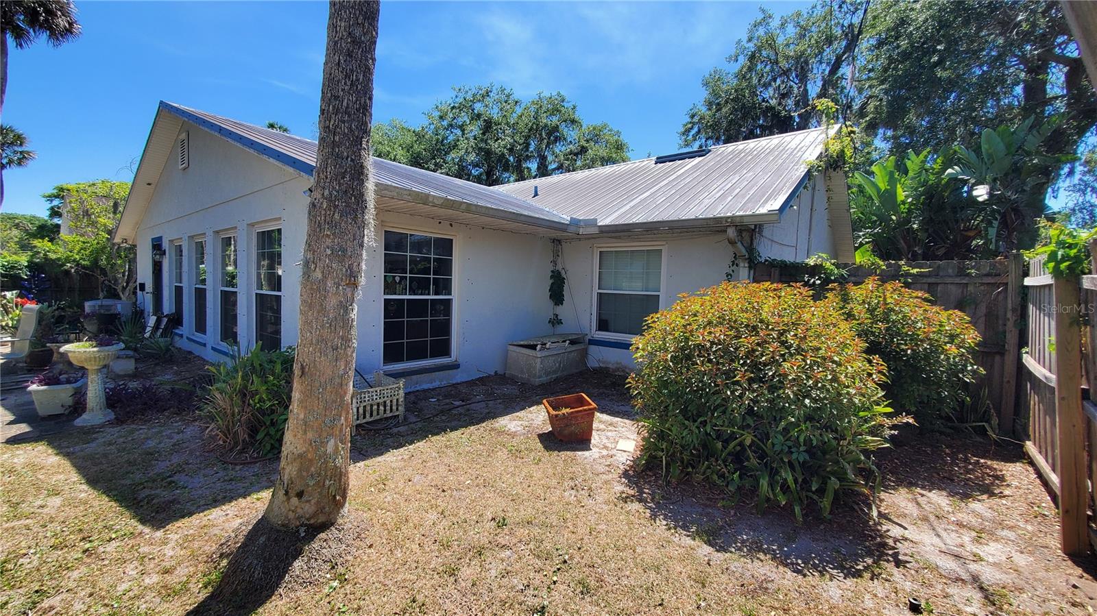 1927 ORANGE TREE DRIVE