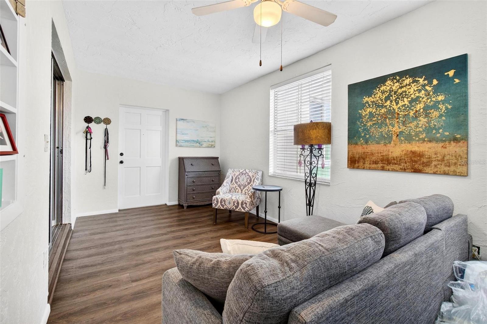 ON TOP OF THE WORLD - Residential