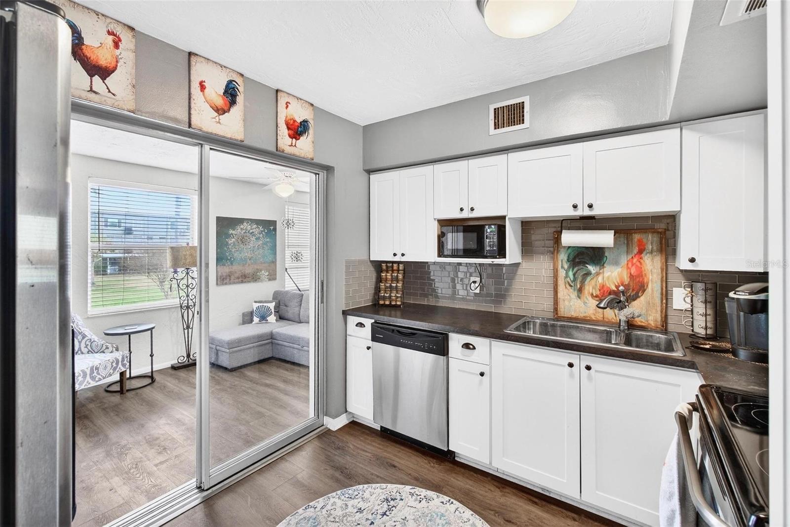 ON TOP OF THE WORLD - Residential