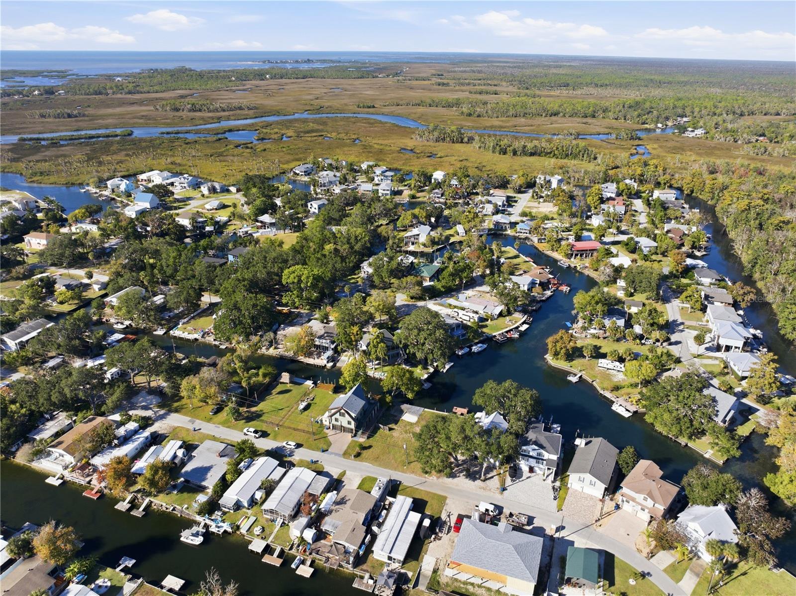 WEEKI WACHEE GARDENS - Land