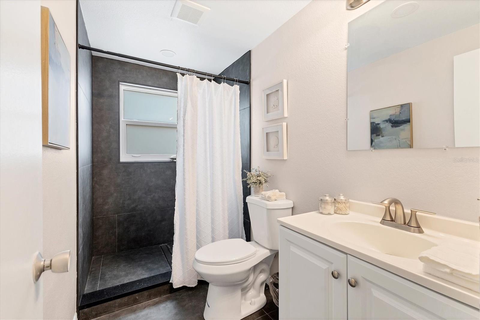 FLORA VILLA - Residential