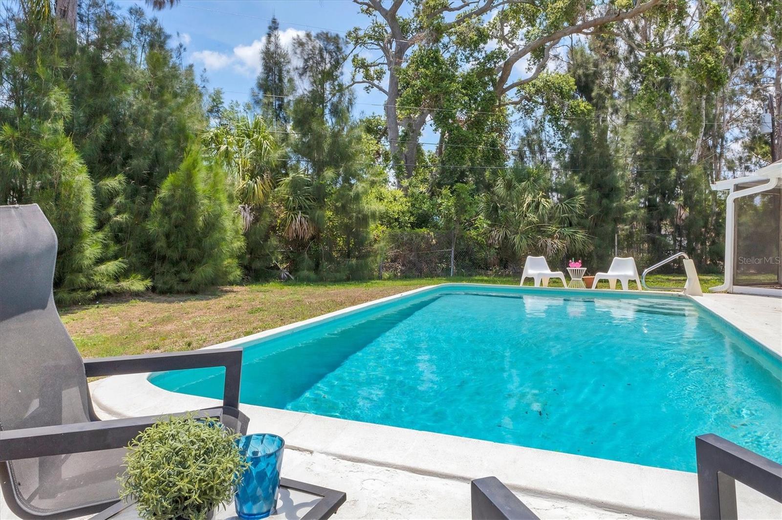 FLORA VILLA - Residential