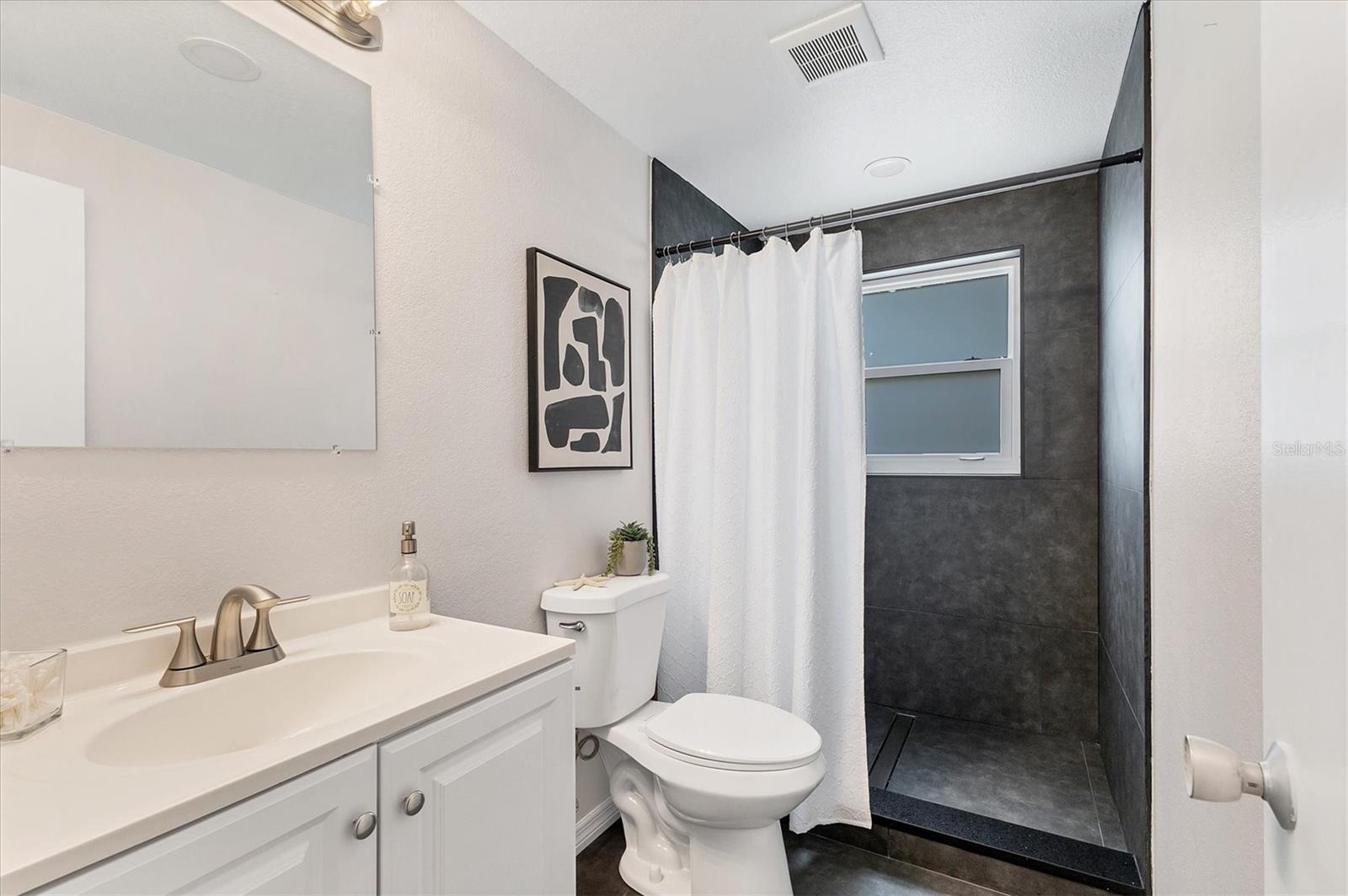 FLORA VILLA - Residential