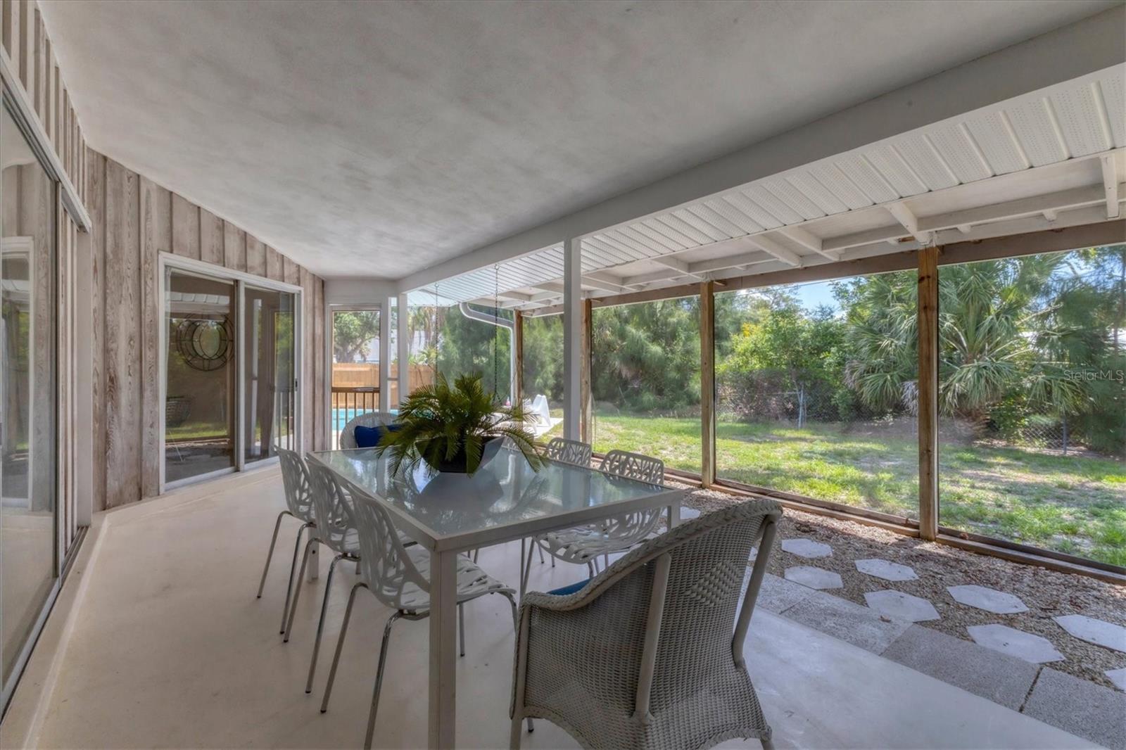 FLORA VILLA - Residential