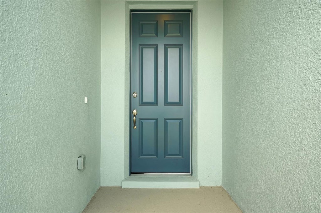 Photo of 1044 Luke Avenue, Winter Haven, FL 33881 (MLS # G5118811)